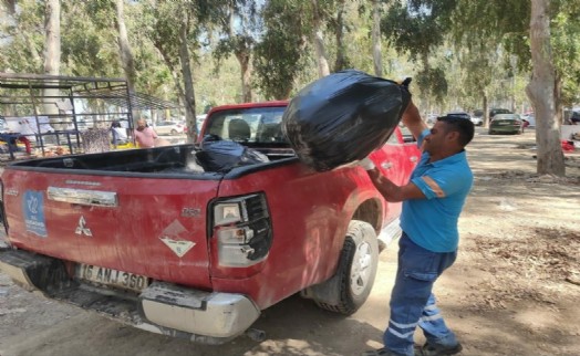 Kuşadası'nda bayram tatitilin ilk 5 gününde 1765 ton atık toplandı