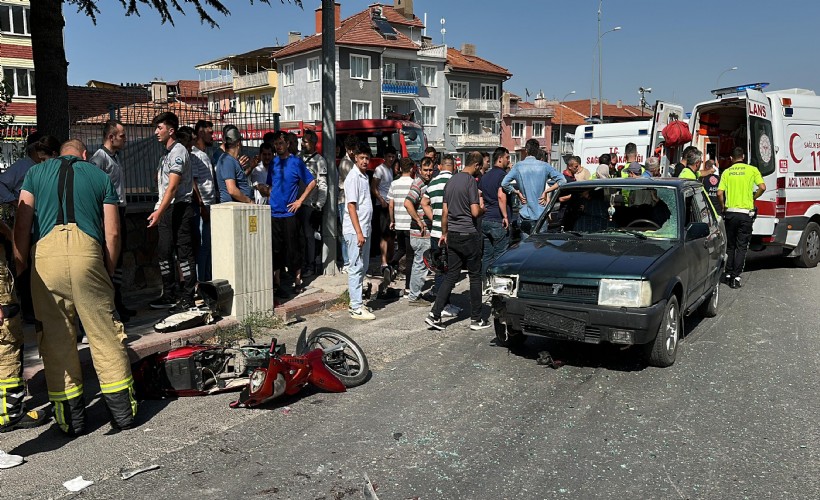 Kütahya'da otomobilin çarptığı elektrikli bisikletteki kız kardeşler yaralandı