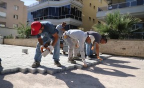 Menderes’te yollar yapılıyor