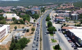 Muğla'da 10 kilometrelik araç kuyruğu