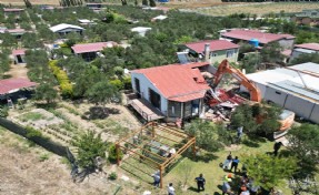 Seferihisar’da hobi bahçelerinin yıkımına başlandı