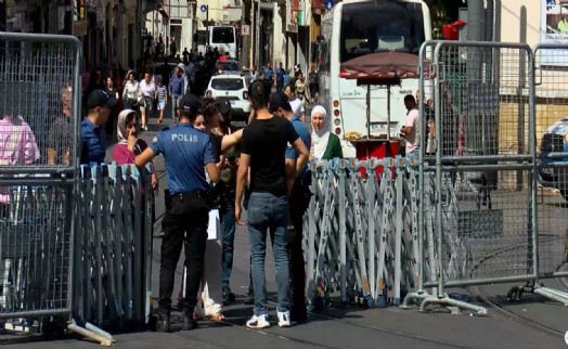 Taksim'e girişler kapatıldı!