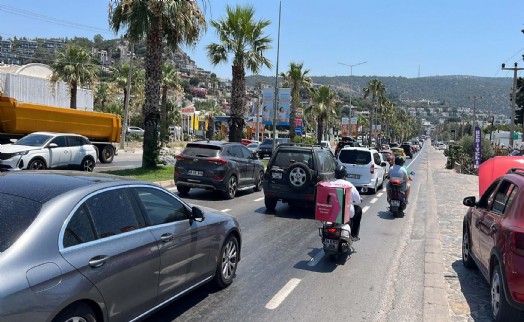 Tatilciler dönüş yolunda; Bodrum'dan 24 saatte 30 bin araç çıkış yaptı