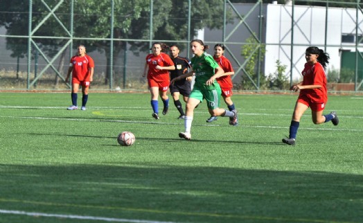 U13-U15 Kız Futbol Ligi'nde ilk düdük çaldı