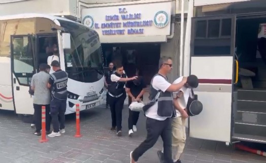 İzmir merkezli 12 ilde düzenlenen 'Paket' operasyonunda 32 tutuklama