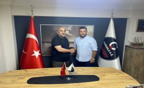 Bergama Sportif'te Halim Karaköse imzaladı