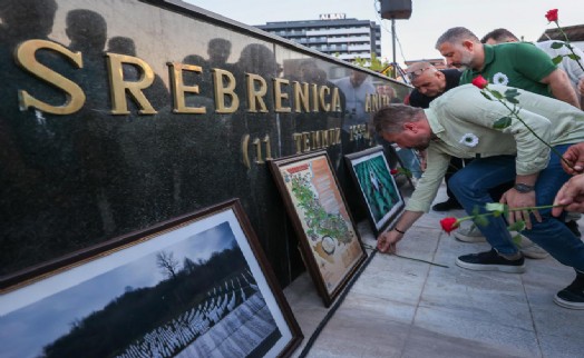 Buca’da Srebrenitsa için duygu dolu anma töreni