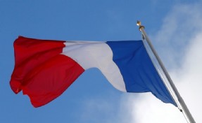 Fransa'da seçimin galibi sol ittifak oldu