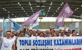 Grev yapan memurlara İzmirlilerden tepki: 'Yan gelip yatıyorsunuz!'
