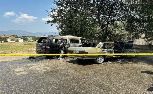 Hastaneye gitmek için otomobilde babasını bekleyen 4 yaşındaki Kazım, çıkan yangında öldü