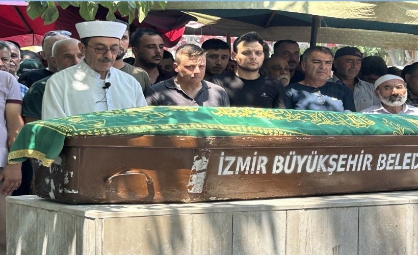 Hemzemin geçitte yolcu treninin çarptığı otomobilde ölen 3 kişi toprağa verildi