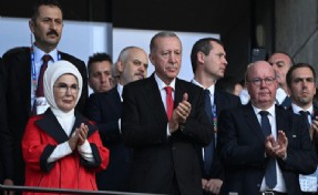 Hollanda-Türkiye maçında Erdoğan'a sansür