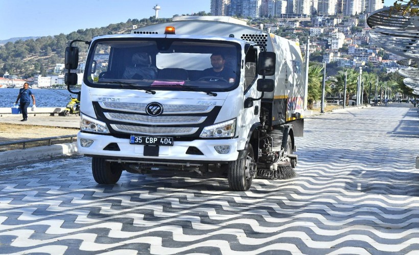 İzmir sokaklarında temizlik seferberliği