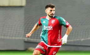 Karşıyaka'da Alpay gitti