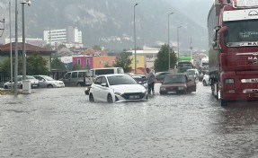 Kütahya’da sağanak, hayatı olumsuz etkiledi