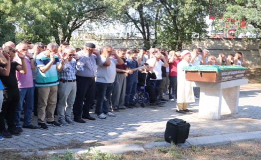 Muğla'da tur otobüsü kazasında ölen sürücü ve eşi toprağa verildi