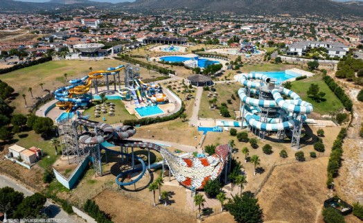 Oasis Aquapark Çeşme kapılarını gençlere açtı