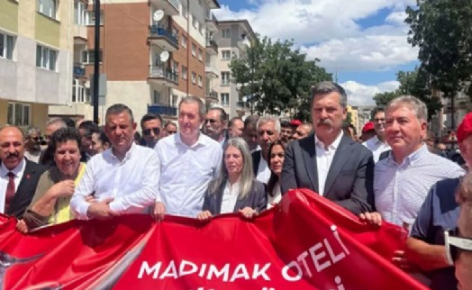 Özgür Özel, Tuncer Bakırhan ve Erkan Baş yan yana: Madımak Katliamı anılıyor