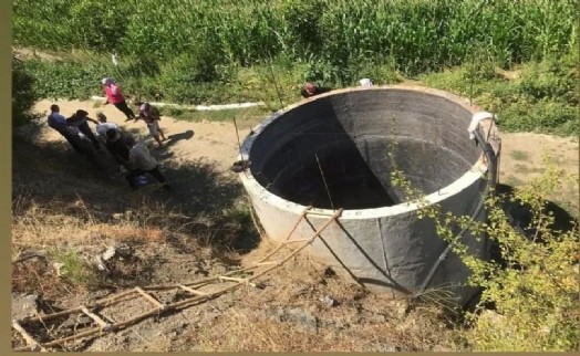 Serinlemek için girdiği su kuyusunda boğuldu