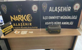 Alaşehir'de1 kişinin tutuklandığı uyuşturucu operasyonda, 2 şüpheli adli kontrollü serbest