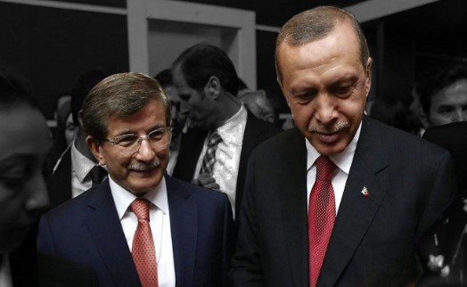 Ankara kulislerini sarsan çıkış! Davutoğlu AK Parti'ye geri mi dönüyor?