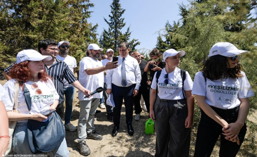 Başkan Tugay'dan yangından zarar gören alanlarla ilgili açıklama