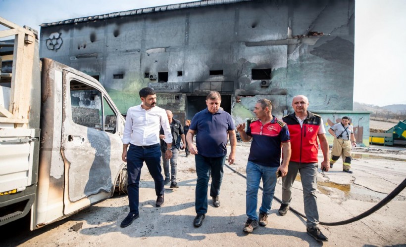 Başkan Tugay yangının etkilediği bölgeleri inceledi: Yaraları hep birlikte saracağız