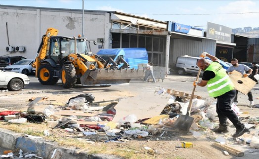 Çiğli'de detaylı temizlik seferberliği: Atasanayi Sitesi pırıl pırıl