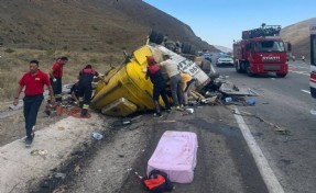 Erzincan'da katliam gibi kaza: Ölü ve yaralılar var!