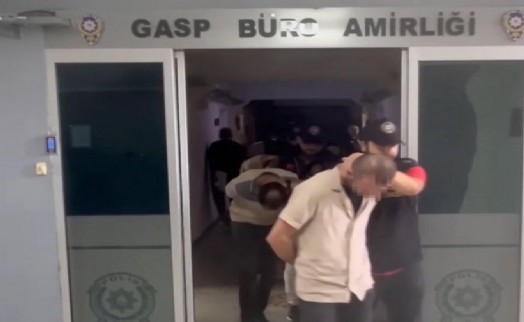 İş yeri sahibinin ellerini kollarını bağlayıp darbedip gasp ettiler