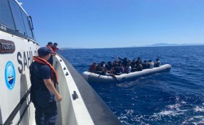 İzmir açıklarında 59 düzensiz göçmen kurtarıldı