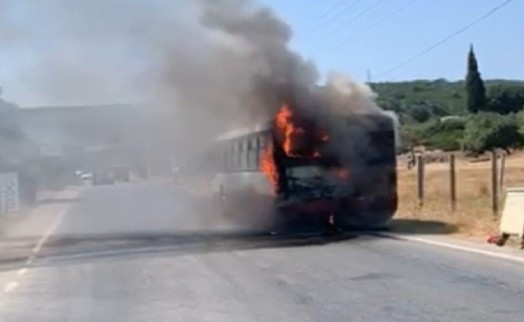 İzmir'de kaçak göçmenlerin taşındığı belediye otobüsü alev alev yandı