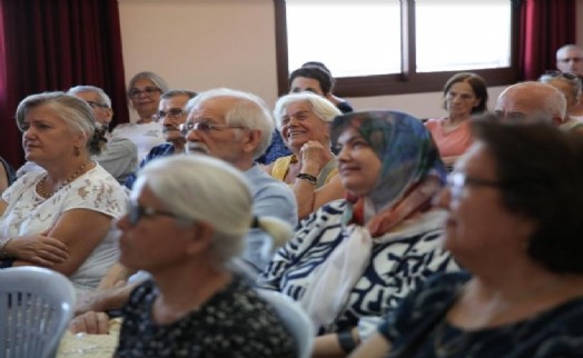 Konak’ta sağlıklı hizmet yayılıyor: ‘İleri Yaş’ kursiyerlerine ücretsiz tarama