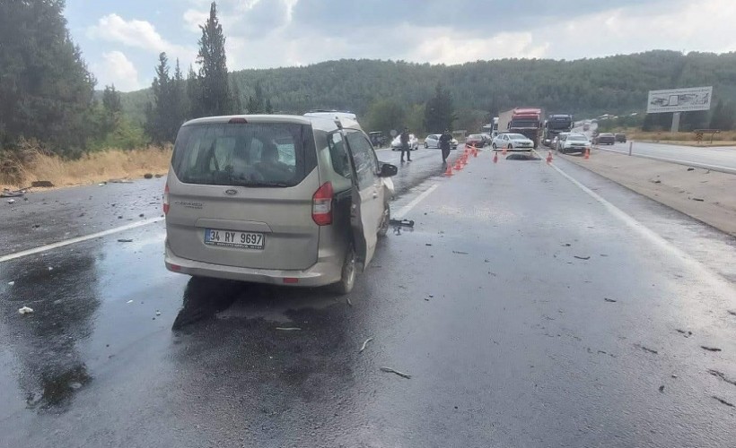 Muğla'da otomobil ile hafif ticari araç çarpıştı: 1 ölü, 4 yaralı