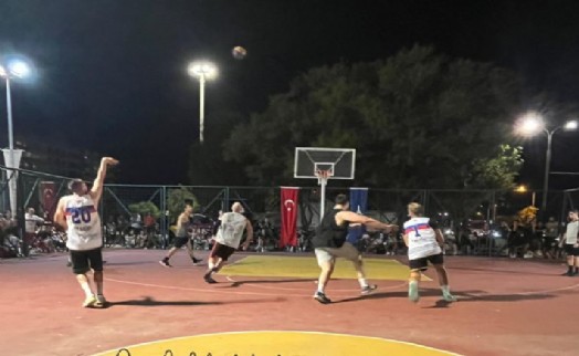 Sokak basketbolu heyecanı Göztepe'de devam etti