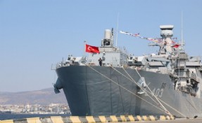 TCG Kınalıada ve TCG Sancaktar, Alsancak Limanı'nda ziyarete açıldı