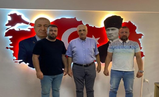 Zafer Partisi Konak’ta görev değişimi