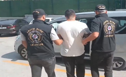 'Cinsel saldırı' suçundan 23 yıl hapisle aranan cezaevi firarisi İzmir'de yakalandı