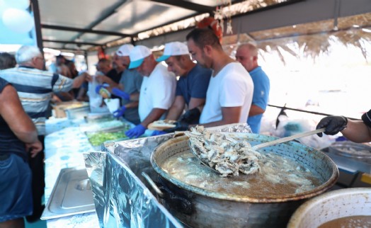 Aliağa’da balık sezonu balık ekmek şenliği ile kutlandı