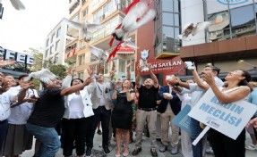 Barış güvercinleri Konak’ta havalandı