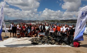 Bodrum'da Erasmus öğrencileri ile kıyı temizliği