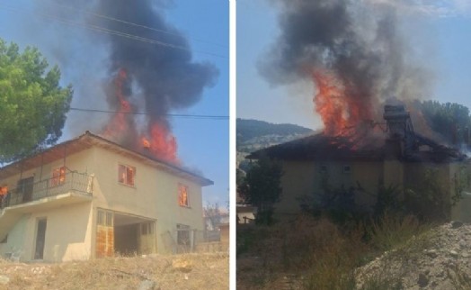 Cami lojmanında yangın; imam ile eşi kurtuldu