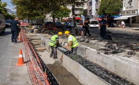 Girne Caddesi’ndeki yağmur suyu mazgalları yenileniyor