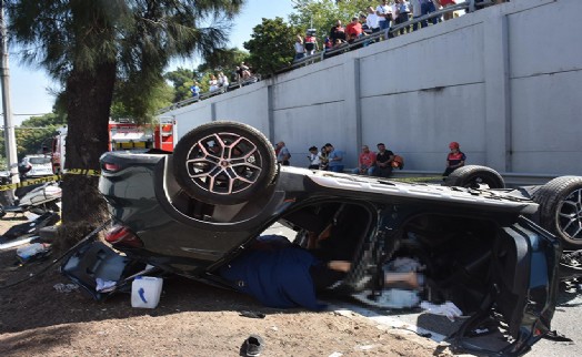 İzmir'de feci kaza! 5 kadından 3'ü öldü 2'si yaralandı