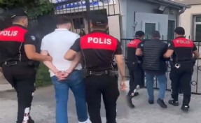 İzmir'de motosikletli polisler çeşitli suçlardan aranan 80 şüpheliyi yakaladı