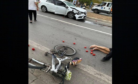 Kuşadası'nda otomobilin çarptığı bisikletli öldü