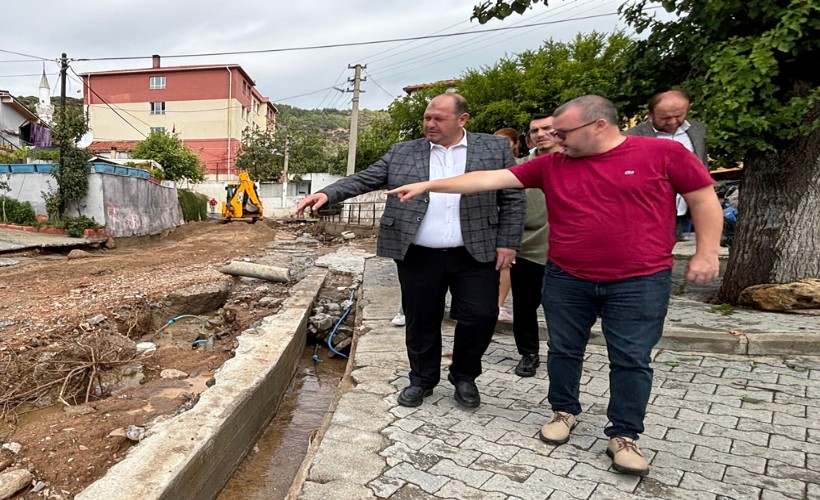 Menderes'te sel felaketi: Başkan Çiçek olay yerinde!