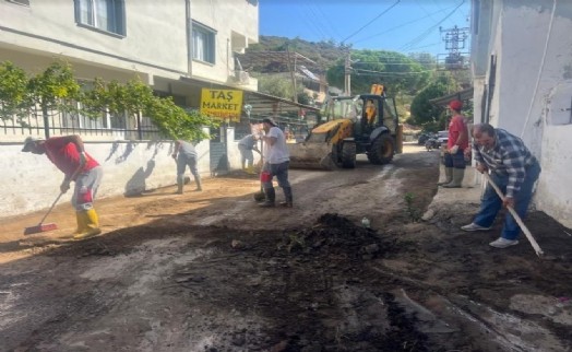 Menderes’te yaralar sarılıyor