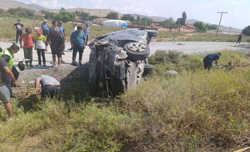 Minibüsün takla attığı ölümlü kaza kamerada