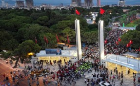 TMMOB İzmir İl Koordinasyon Kurulu'ndan 'İEF ve Kültürpark' açıklaması: Göz göre göre tahrip ediliyor!